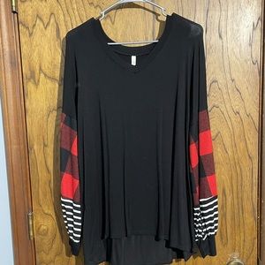 Celeste light weight l/s top. Perfect for the holidays. Sz large